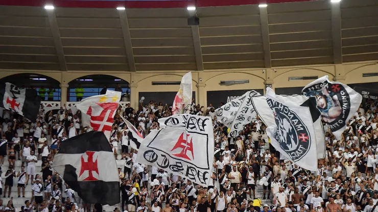 Torcida do Vasco em São Januário - Foto: Thiago Ribeiro/AGIF