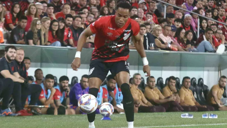 Athletico-PR x Criciúma pelo Brasileirão Série B