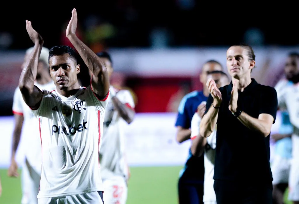 BA – SALVADOR – 06/04/2025 – BRASILEIRO A 2025, VITORIA X FLAMENGO – Filipe Luis tecnico do Flamengo durante partida contra o Vitoria no estadio Barradao pelo campeonato Brasileiro A 2025. Foto: Jhony Pinho/AGIF