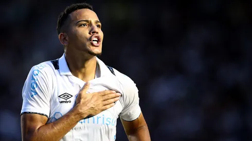 Gustavo Martins é reserva de Gustavo Quinteros no Grêmio atual e interessa ao Botafogo