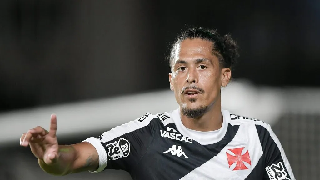 Mauricio Lemos, atleta do Vasco, durante partida contra o Santos, pelo Campeonato Brasileiro. Foto: Thiago Ribeiro/AGIF.
