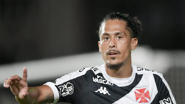 Mauricio Lemos, atleta do Vasco, durante partida contra o Santos, pelo Campeonato Brasileiro. Foto: Thiago Ribeiro/AGIF.