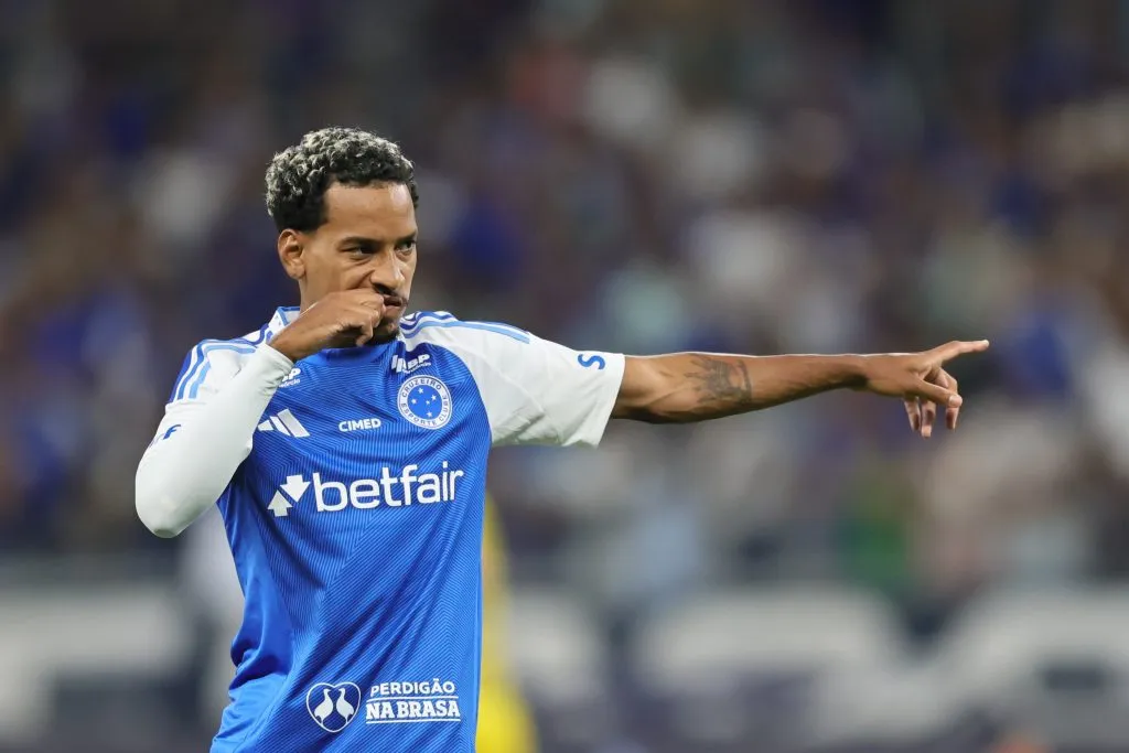 Matheus Pereira começará no banco pelo Cruzeiro – Foto: Gilson Lobo/AGIF