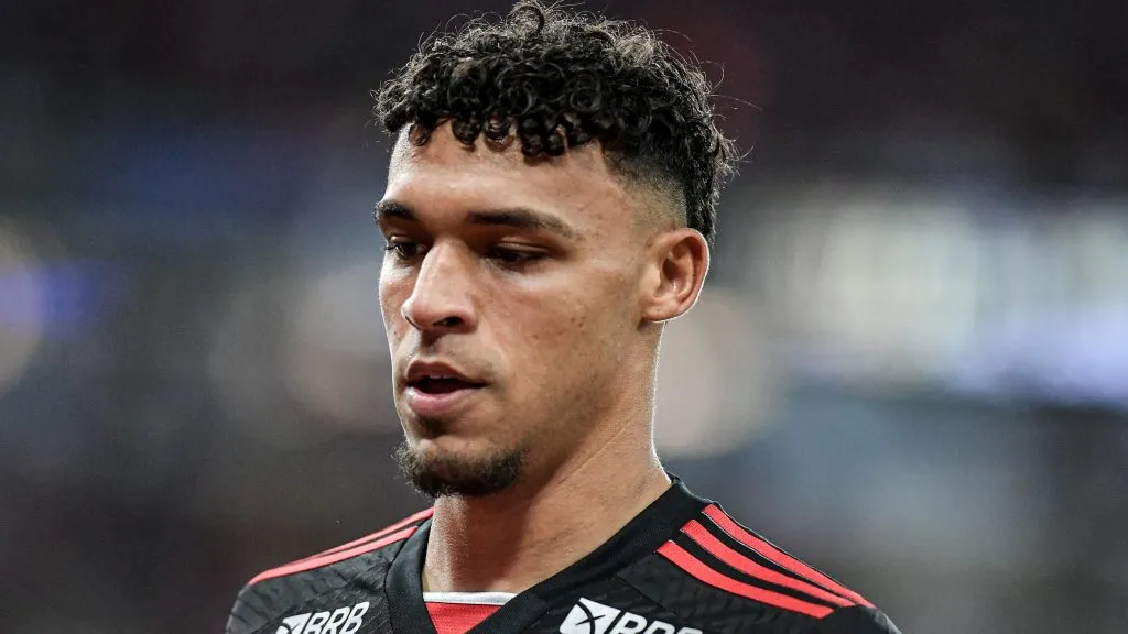 Foto: Thiago Ribeiro/AGIF – Victor Hugo é uma joia da base do Mengão.