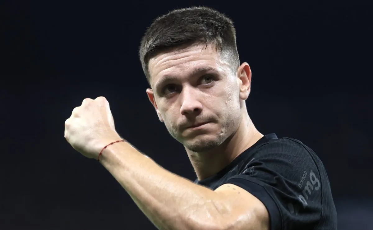 Garro celebra dois meses com a camisa 8 e título paulista