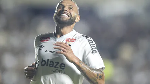 Guilherme não vive bom momento no Santos. Foto: Alexandre Loureiro/AGIF