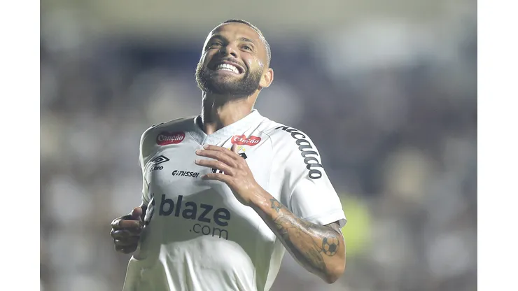 Guilherme não vive bom momento no Santos. Foto: Alexandre Loureiro/AGIF