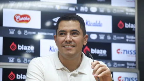 Pedro Martins CEO do Santos durante coletiva de imprensa realizada no estadio Vila Belmiro, nesta terça feira (07). Foto: Reinaldo Campos/AGIF