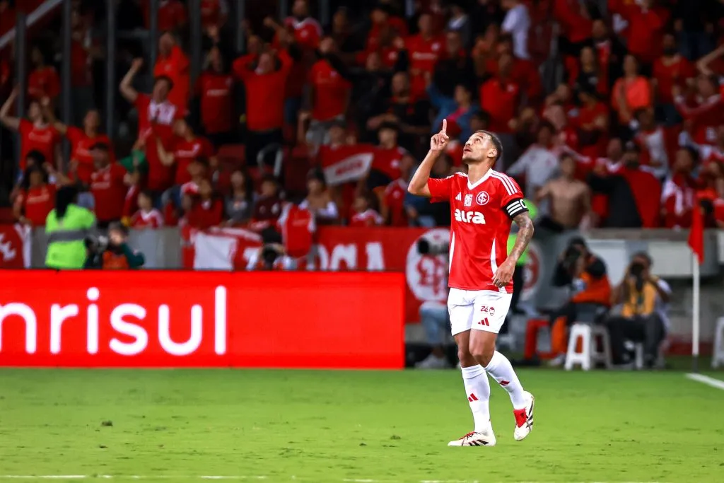 Alan Patrick na partida contra o Cruzeiro. Foto: Maxi Franzoi/AGIF
