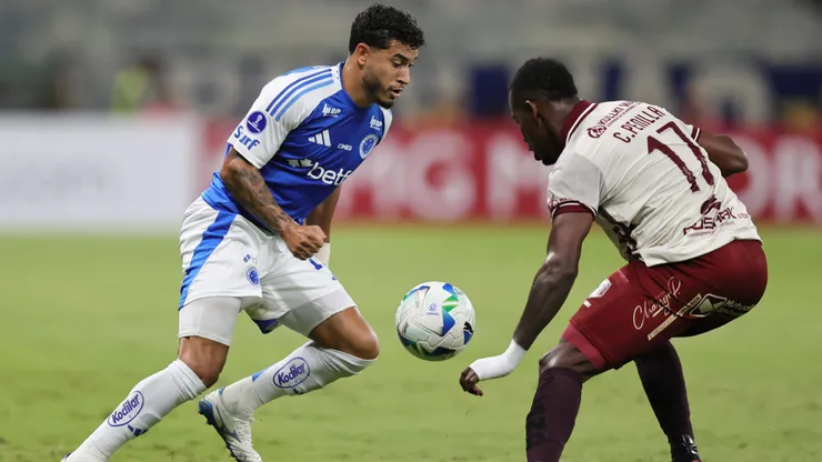 Willian jogador do Cruzeiro durante partida contra o Mushuc Runa - Foto: Gilson Lobo/AGIF