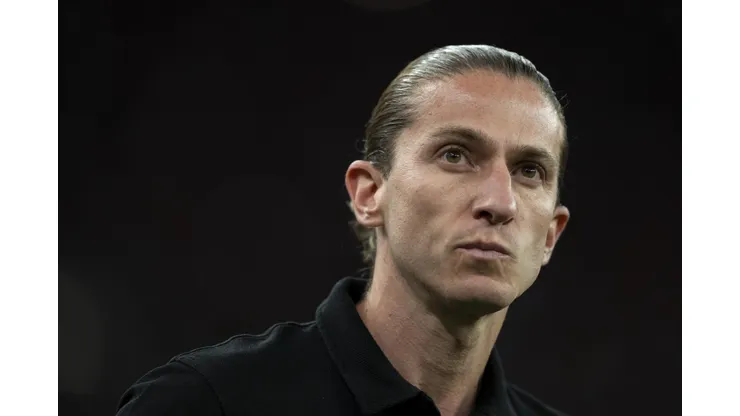 Filipe Luís teve que ouvir muitas críticas em derrota do Flamengo na Libertadores por escalar Ewertton Araújo de titular