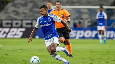 Dudu, jogador do Cruzeiro durante partida contra o Mushuc Runa no estadio Mineirao pelo campeonato Copa Sul-americana 2025.