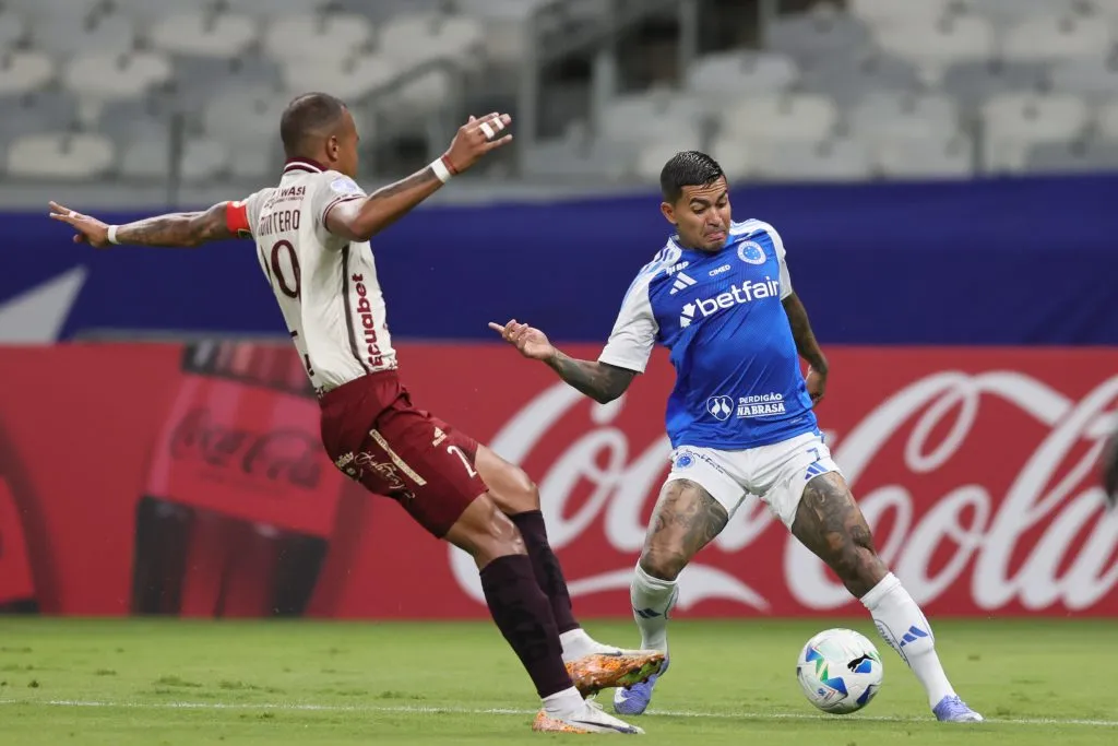 Dudu, jogador do Cruzeiro durante partida contra o Mushuc Runa no estadio Mineirao pelo campeonato Copa Sul-americana 2025. Foto: Gilson Lobo/AGIF