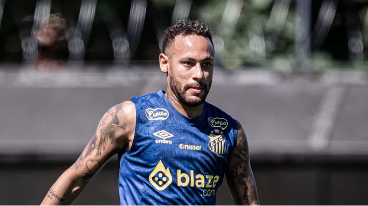 Neymar treinando no CT Rei Pelé