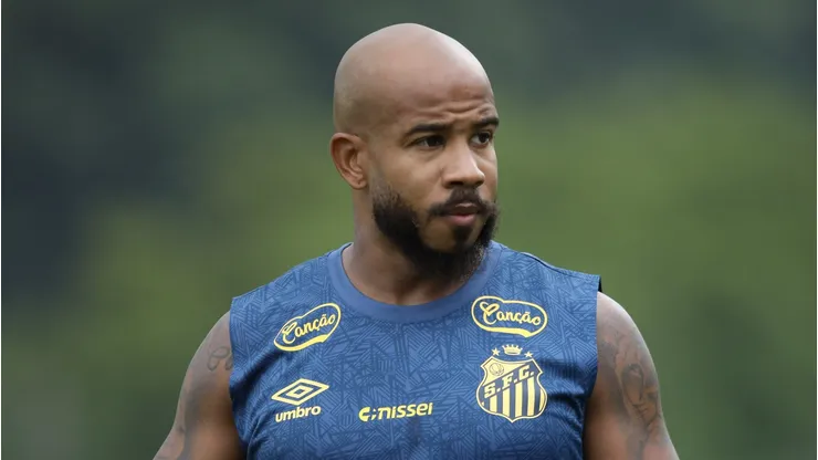 Santos deve dinheiro por conta de Patrick - Foto: Reinaldo Campos/AGIF.