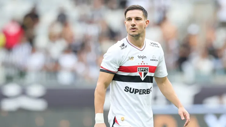 Cedric Soares jogador do São Paulo durante partida. Foto: Gilson Lobo/AGIF