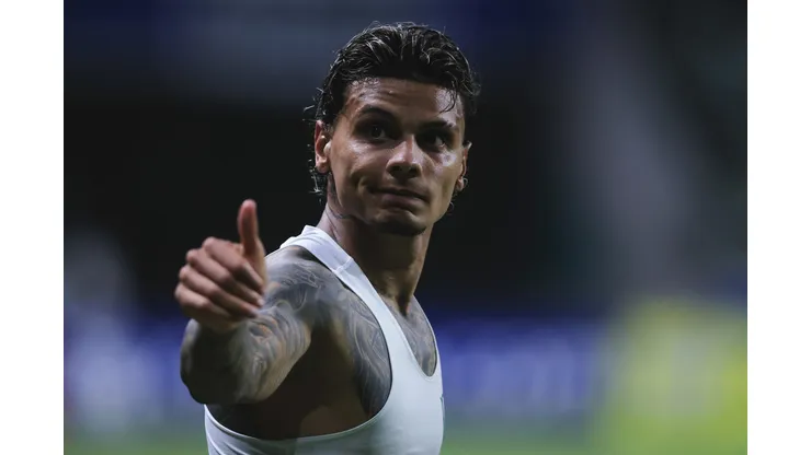 Richard Ríos pode ser vendido pelo Palmeiras.