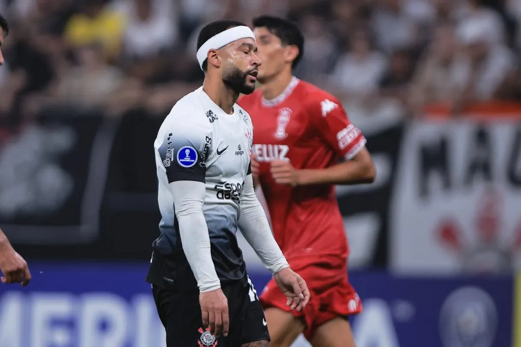 Corinthians perdeu para o Huracán na estreia pela Sul-Americana. Foto: Ettore Chiereguini/AGIF