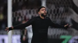 Memphis Depay jogador do Corinthians comemora seu gol durante partida contra o Vasco no estádio Arena Corinthians pelo campeonato Brasileiro A 2025. Foto: Ettore Chiereguini/AGIF