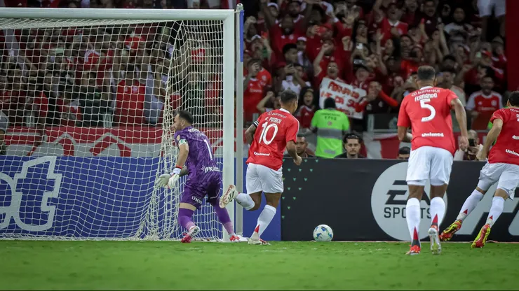 Alan Patrick, jogador do Internacional, comemora seu gol durante partida contra o Atletico Nacional no estadio Beira-Rio pelo campeonato Copa Libertadores 2025. Foto: Vinicius Molz Schubert/AGIF