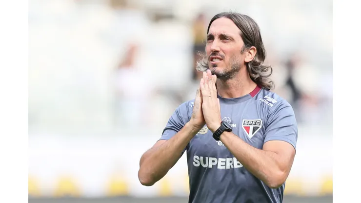 Zubeldía está "na corda bamba" atualmente - Foto: Gilson Lobo/AGIF.