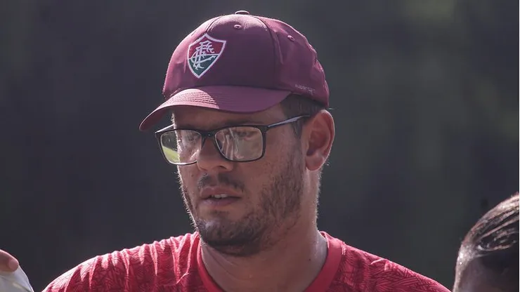 Técnico do feminino do Fluminense. Foto: Leonardo Brasil/Fluminense