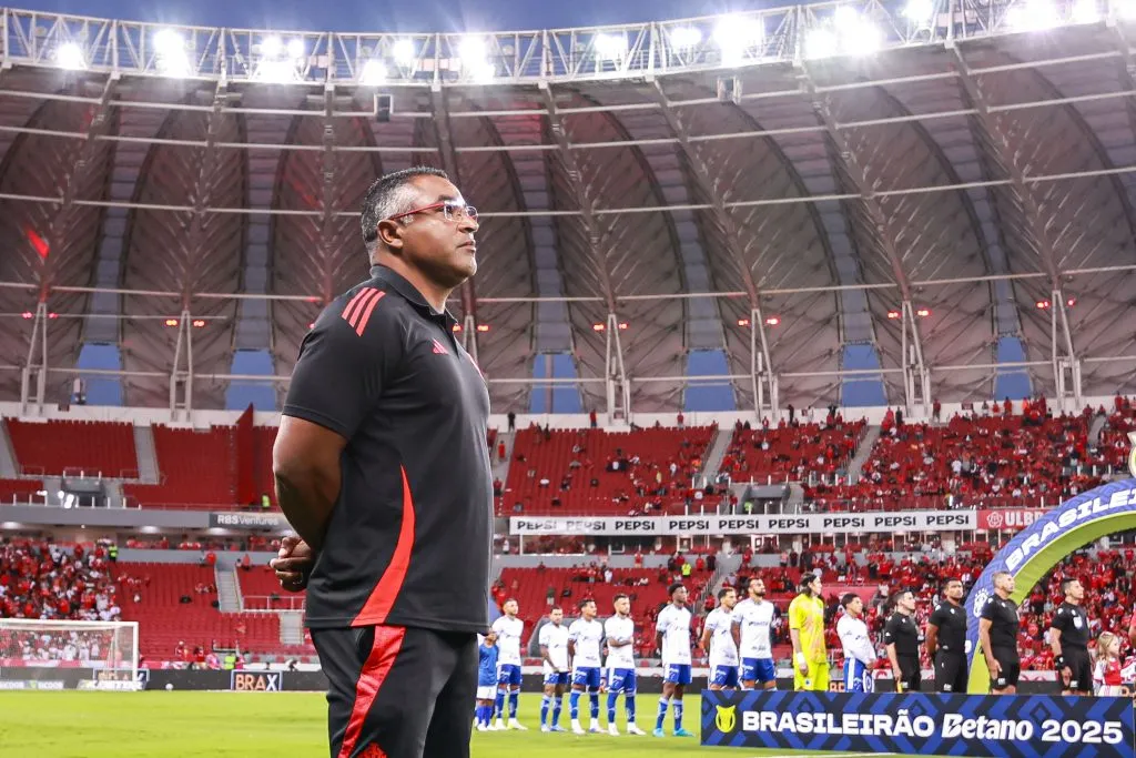 Roger Machado, técnico do Internacional – Foto: Maxi Franzoi/AGIF