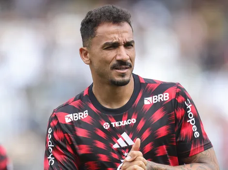 Danilo treina no Flamengo e deve retornar contra o Grêmio
