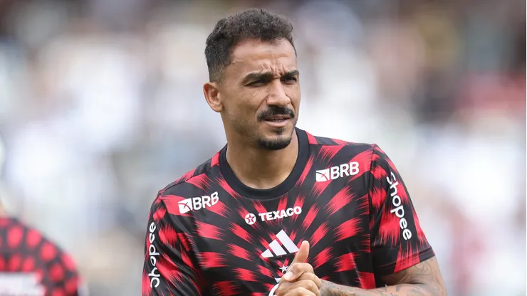 Danilo tem plano revelado pelo Mengão