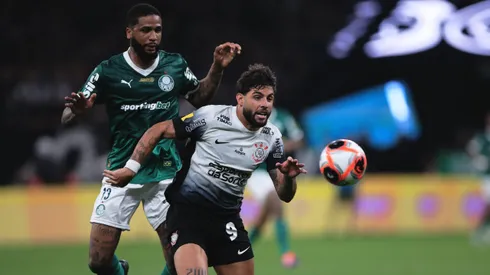 SP - SAO PAULO - 27/03/2025 - PAULISTA 2025 FINAL, CORINTHIANS X PALMEIRAS - yuri alberto jogador do Corinthians disputa lance com Micael jogador do Palmeiras durante partida no estadio Arena Corinthians pelo campeonato Paulista 2025. Foto: Ettore Chiereguini/AGIF