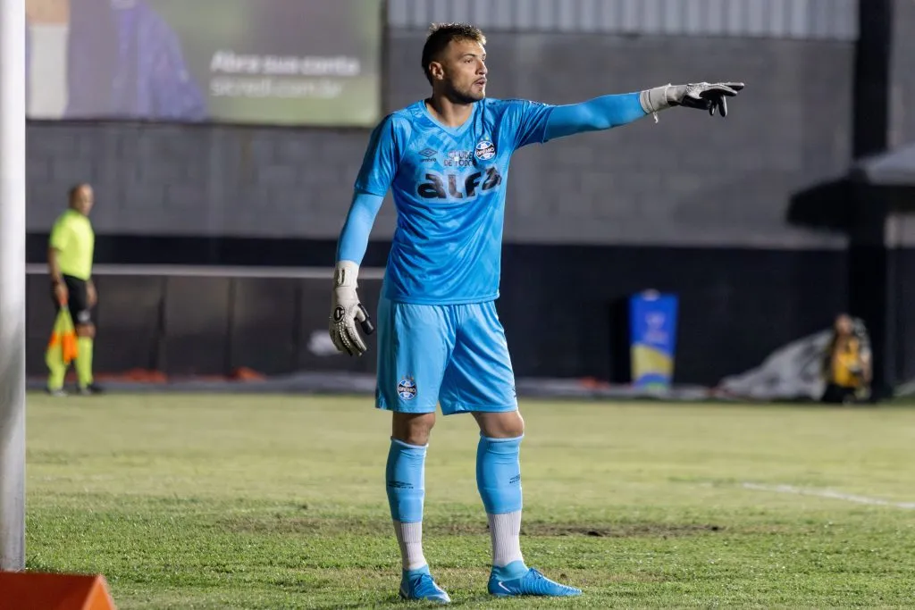 Goleiro em ação pela Copa do Brasil. Foto: Lucas Gabriel Cardoso/AGIF. 
