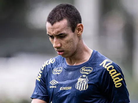 Caixinha 'barra' Bontempo e define Santos com 3 trocas diante do Flu