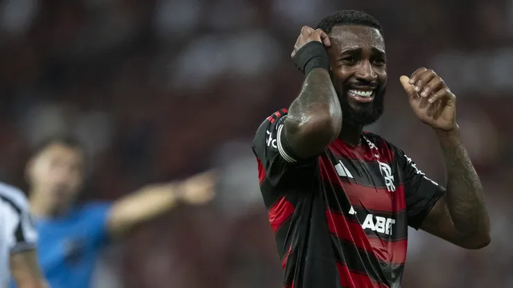RJ - RIO DE JANEIRO - 09/04/2025 - COPA LIBERTADORES 2025, FLAMENGO X CORDOBA - Gerson jogador do Flamengo lamenta durante partida contra o Cordoba no estadio Maracana pelo campeonato Copa Libertadores 2025. Foto: Jorge Rodrigues/AGIF