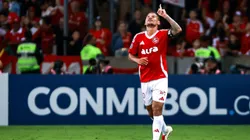 Alan Patrick comemora um de seus gols sobre o Atlético Nacional - Foto: Maxi Franzoi/AGIF