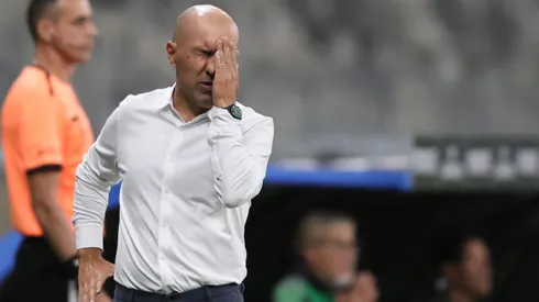 Leonardo Jardim acompanhando equipe do Cruzeiro - Foto: Gilson Lobo/AGIF