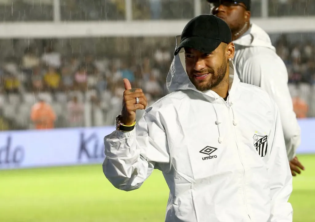 SP – SANTOS – 06/04/2025 – BRASILEIRO A 2025, SANTOS X BAHIA – NEYMAR jogador do Santos jogador do Bahia durante partida no estadio Vila Belmiro pelo campeonato Brasileiro A 2025. Foto: Mauricio De Souza/AGIF