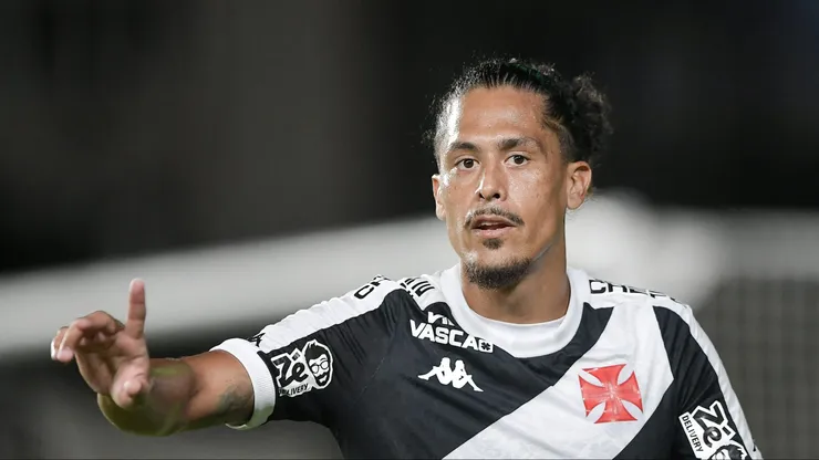 RJ - RIO DE JANEIRO - 30/03/2025 - BRASILEIRO A 2025, VASCO X SANTOS - Mauricio Lemos jogador do Vasco durante partida contra o Santos no estadio Sao Januario pelo campeonato Brasileiro A 2025. Foto: Thiago Ribeiro/AGIF