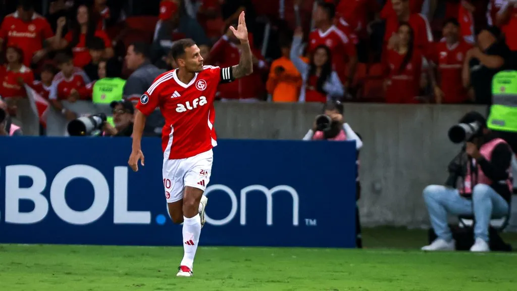 Alan Patrick, jogador do Internacional, comemora seu gol durante partida contra o Atlético Nacional-COL, pela CONMEBOL Libertadores. Foto: Maxi Franzoi/AGIF.