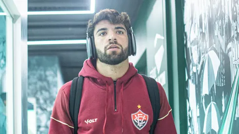 Pepê durante partida entre Juventude x Vitória