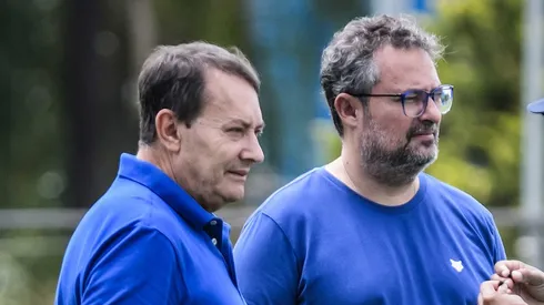 Alexandre Mattos está pressionado no Cruzeiro e perdeu respaldo de Pedro Lourenço