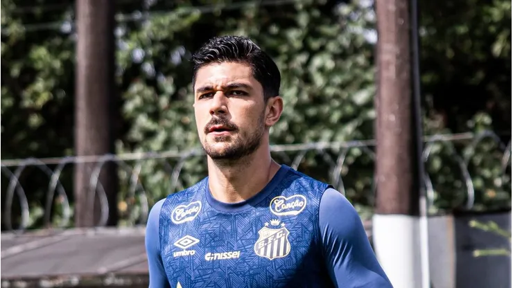 João Basso durante atividade no CT Rei Pelé. Foto: Raul Baretta/ Santos FC.