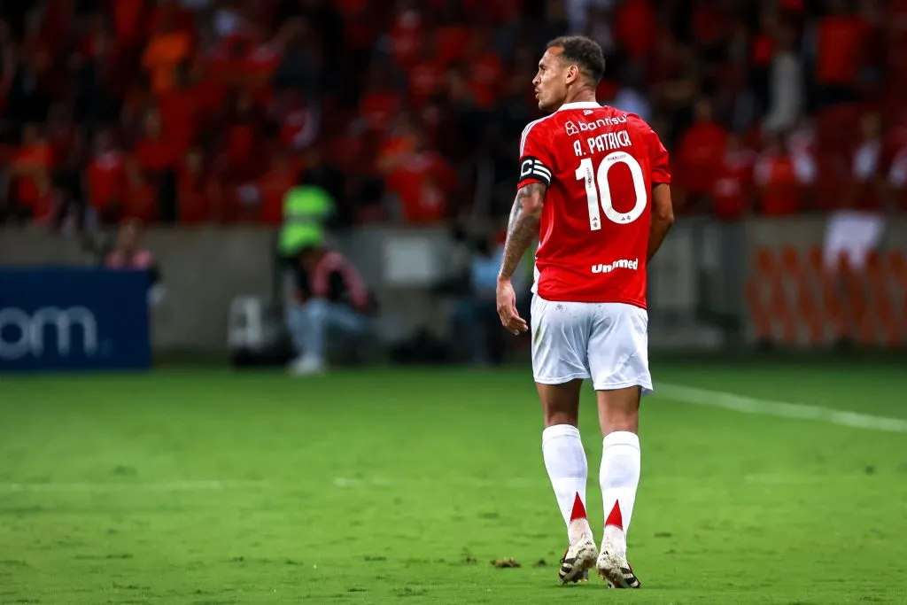 RS – PORTO ALEGRE – 10/04/2025 – COPA LIBERTADORES 2025, INTERNACIONAL X ATLETICO NACIONAL – Alan Patrick jogador do Internacional durante partida contra o Atletico Nacional no estadio Beira-Rio pelo campeonato Copa Libertadores 2025. Foto: Maxi Franzoi/AGIF