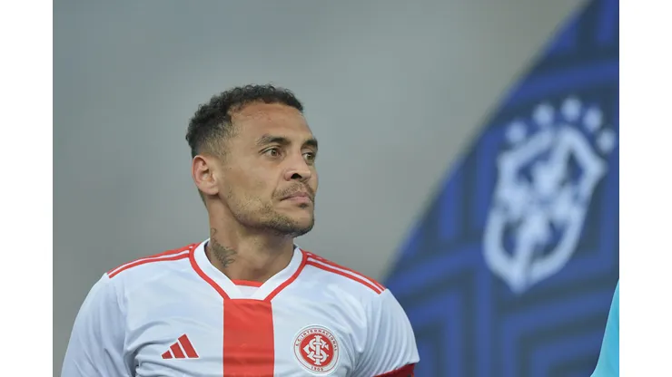 Alan Patrick jogador do Internacional durante partida contra o Flamengo no estádio Maracanã pelo campeonato Brasileiro A 2025. Foto: Thiago Ribeiro/AGIF
