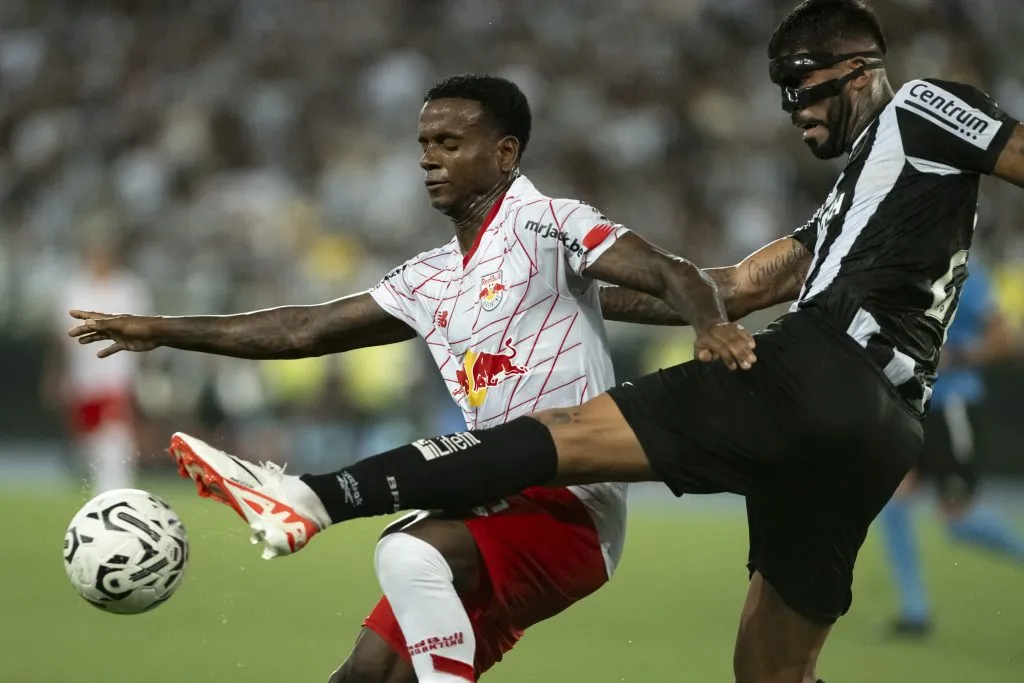 Bragantino e Botafogo prometem um jogo equilibrado neste sábado (12). Foto: Jorge Rodrigues/AGIF
