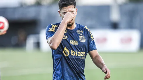 Nonato jogador do Santos durante treino no Centro de Treinamento CT Rei Pele. Foto: Reinaldo Campos/AGIF