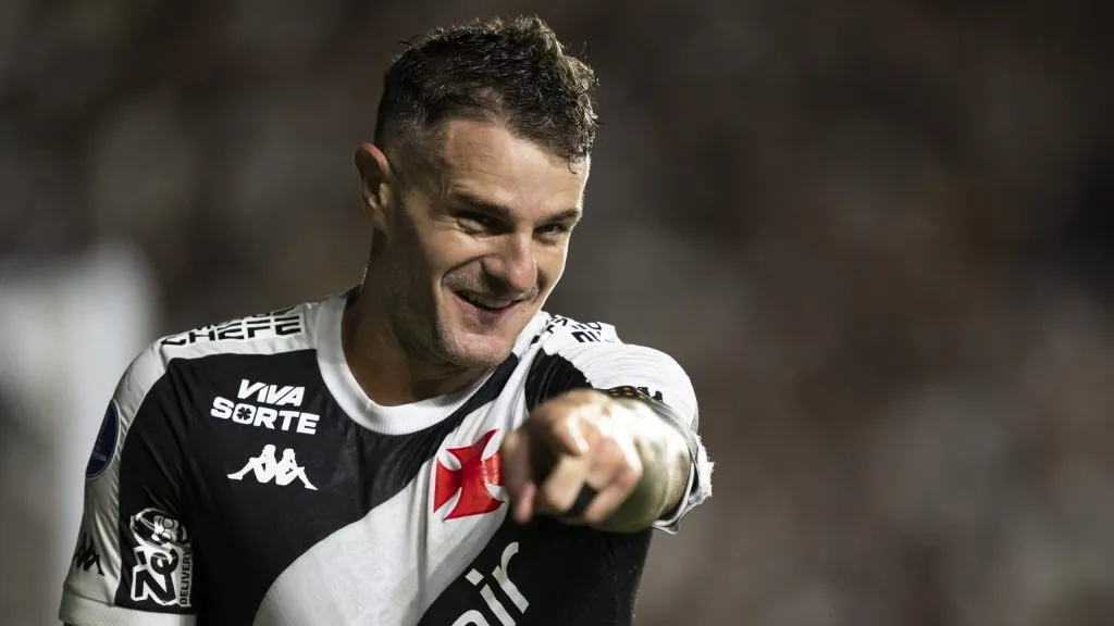 Vegetti celebra tento marcado. Foto: Jorge Rodrigues/AGIF.