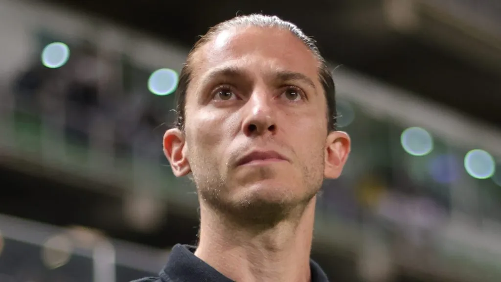 Foto: Gilson Lobo/AGIF – Filipe Luís vai escalar o CRF com dois meias e dois atacantes.