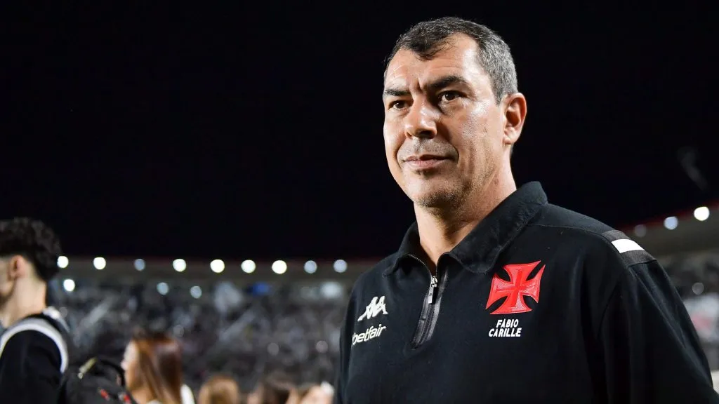Fábio Carille técnico do Vasco durante partida contra o Santos no estádio São Januário pelo campeonato Brasileiro A 2025. Foto: Thiago Ribeiro/AGIF