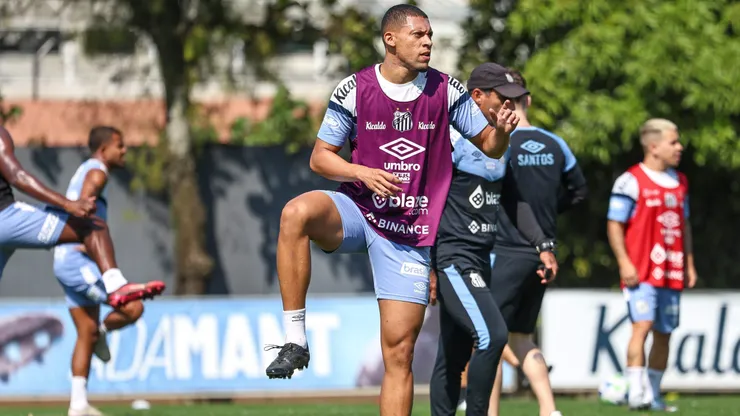 Alex Nascimento jogador do Santos durante treino no Centro de Treinamento CT Rei Pele. Foto: Fernanda Luz/AGIF