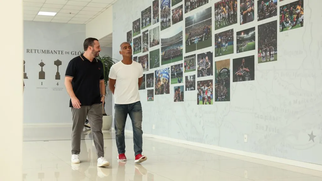 Mário Bittencourt e Romário viram a oportunidade e selaram acordo. Foto: Marcelo Gonçalves/Fluminense.